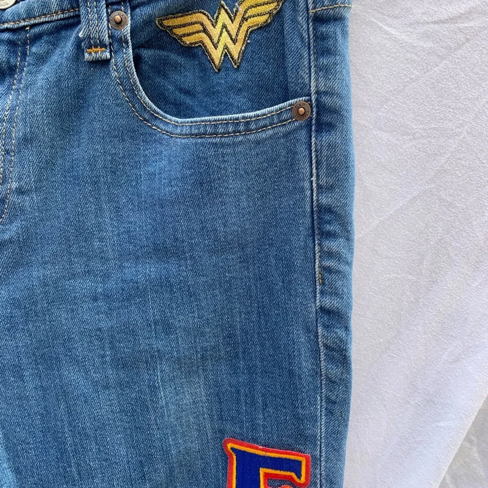 GAP Women's girlfriend 1969 Blue Jeans with Fun Patches - Picture 5 of 12